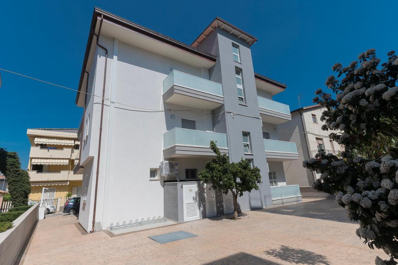 Pineta Del Mare Bed & Breakfast Alba Adriatica Eksteriør bilde